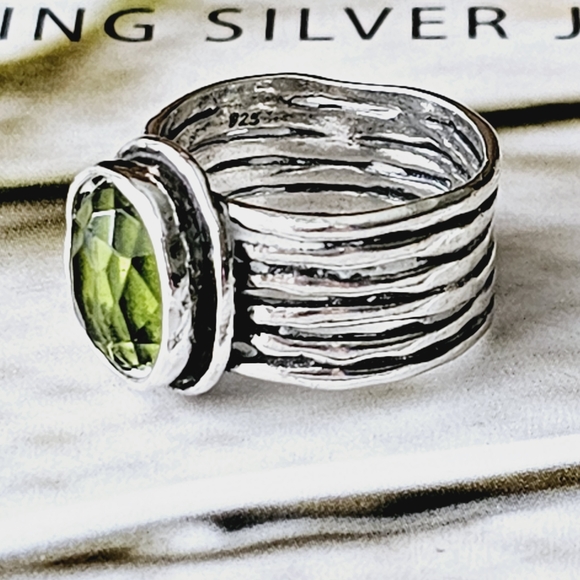 Silpada Sterling Silver Green Glass Ring R1463 Size 8 - Picture 2 of 16